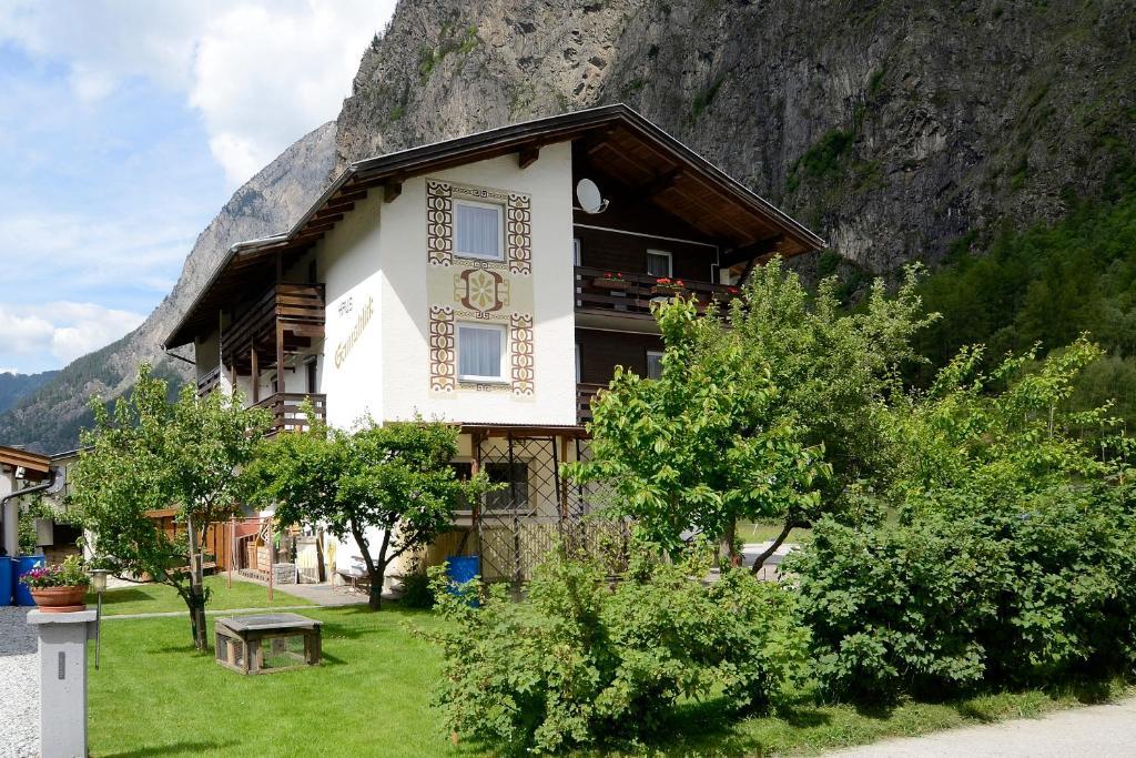 Haus Gamsblick Hotel Umhausen Ngoại thất bức ảnh